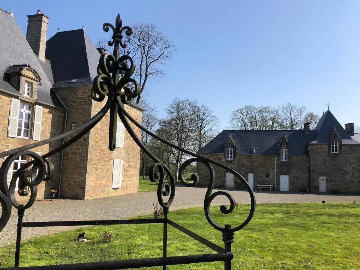 Le Gite Du Chateau De La Croix Chemin Apartment Saint-Leger-des-Pres France