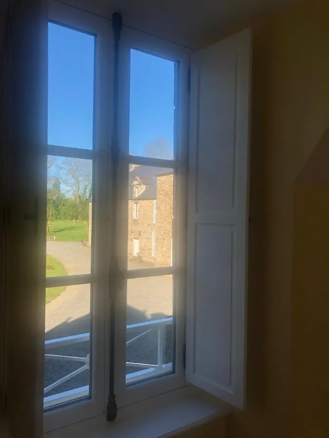 Le Gite Du Chateau De La Croix Chemin Apartment Saint-Leger-des-Pres France