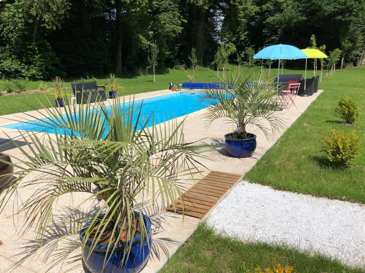 Le Gite Du Chateau De La Croix Chemin Apartment Saint-Leger-des-Pres